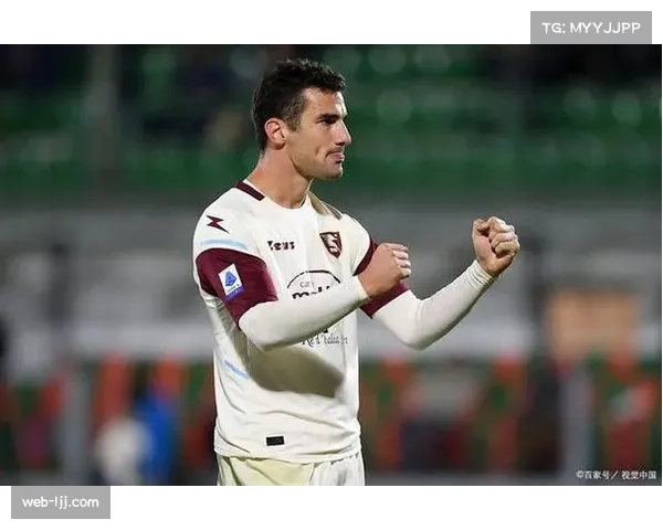 萨勒尼塔纳主帅赛后发布会情绪激动,否认更衣室失控传闻